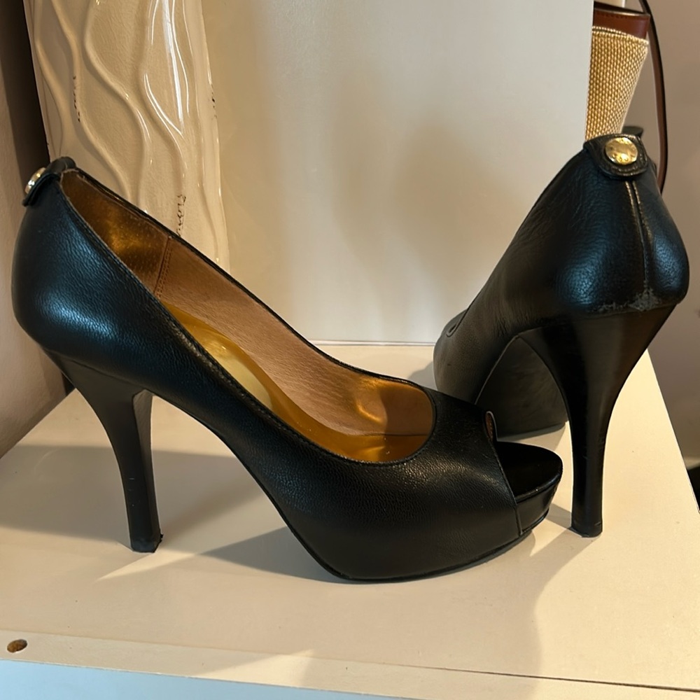 Michael Kors size 9